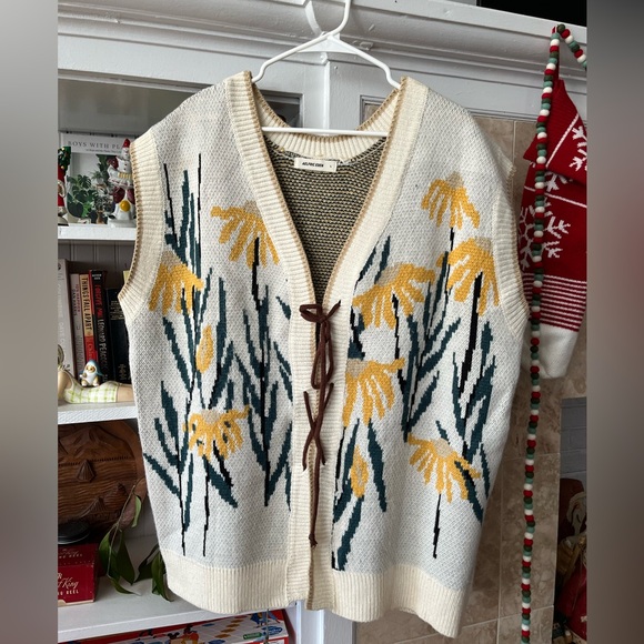 Aelfric Eden 2022 Flower-Print Sweater Vest, Size L - Picture 1 of 3